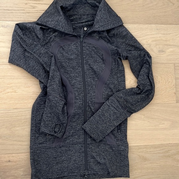 Lululemon jacket, size 2. - Picture 1 of 4